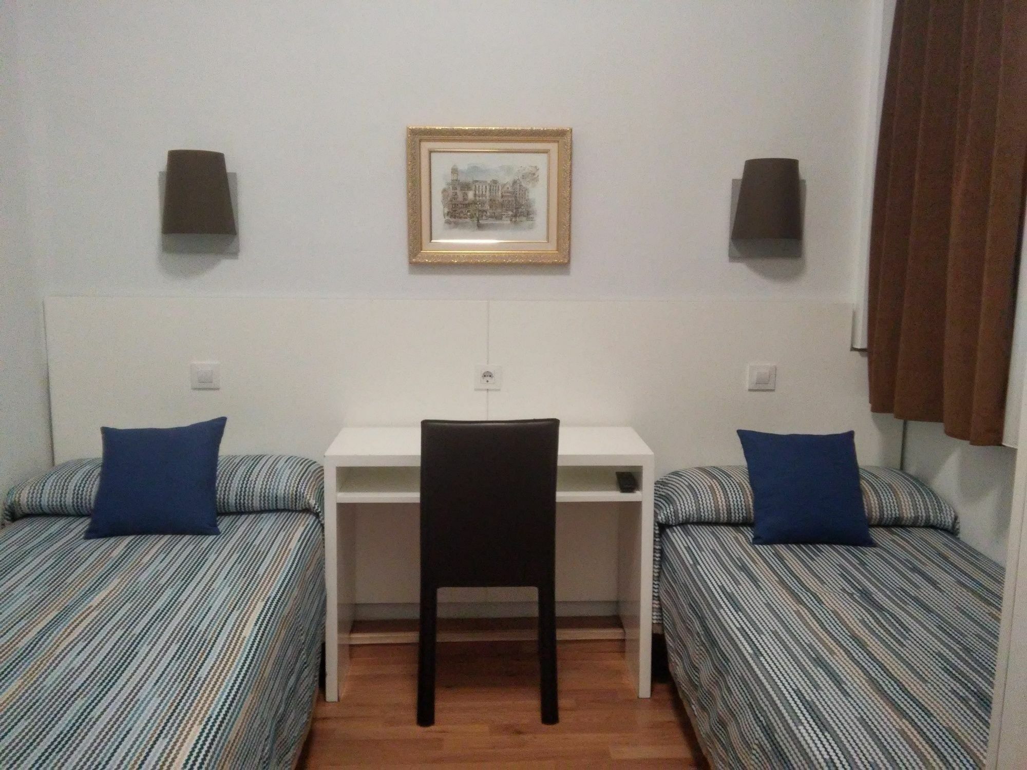 Lesseps Guest house 2*