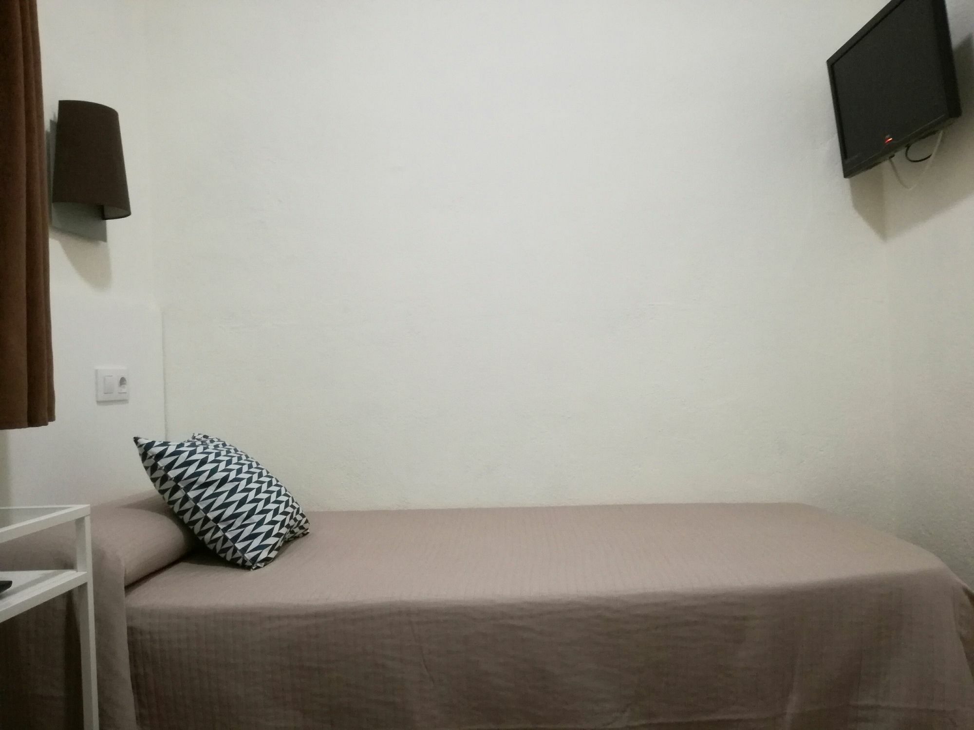 Lesseps Guest house